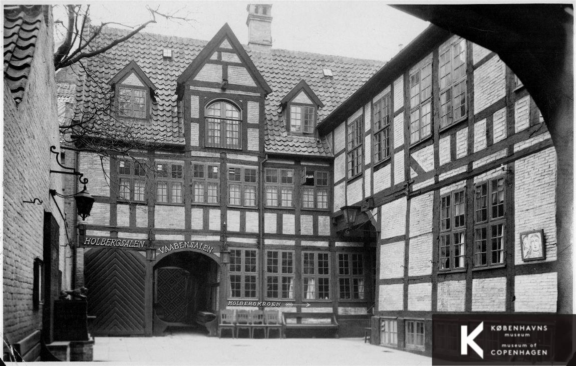 Store Kannikestræde 10