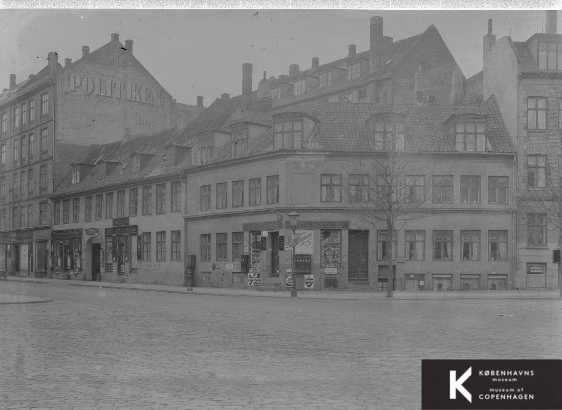 Øster Voldgade 36, hjørnet af Rigensgade