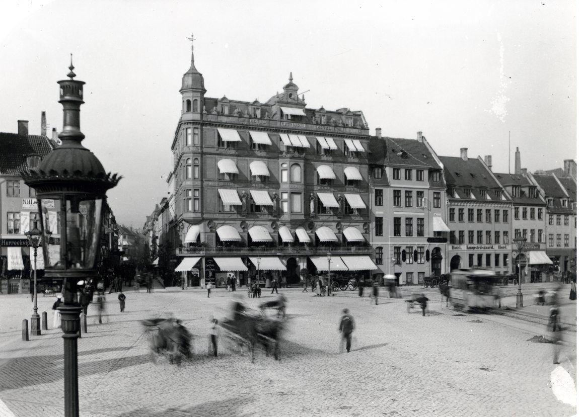 Rådhuspladsen, set mod Vester Voldgade