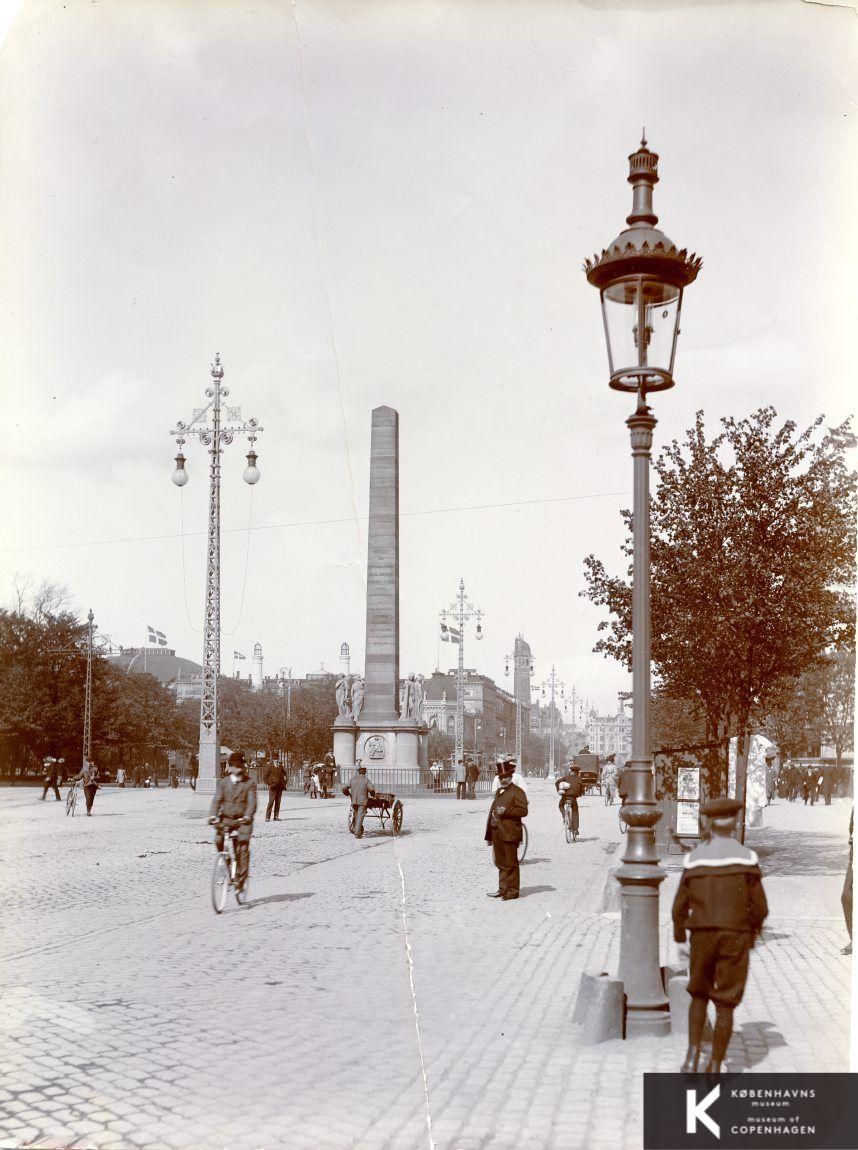 Vesterbrogade, Frihedsstøtten