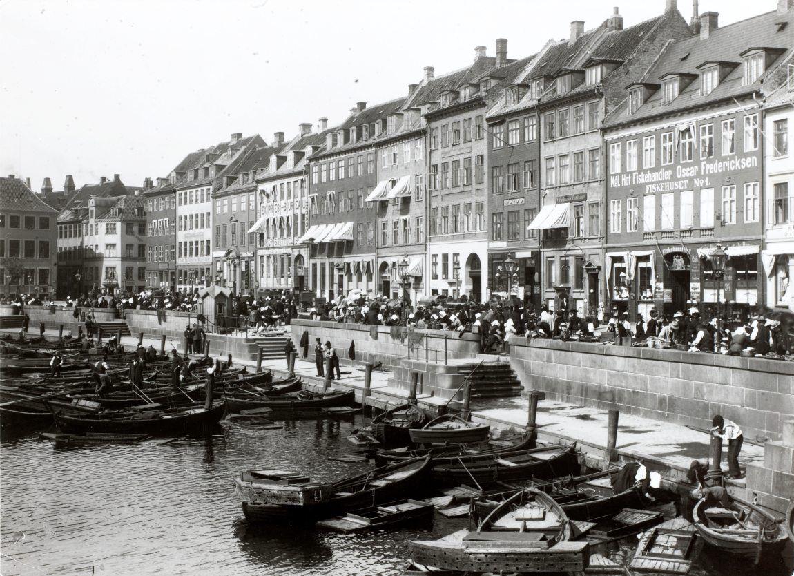 Fiskerkoner og handlende på Gammel Strand