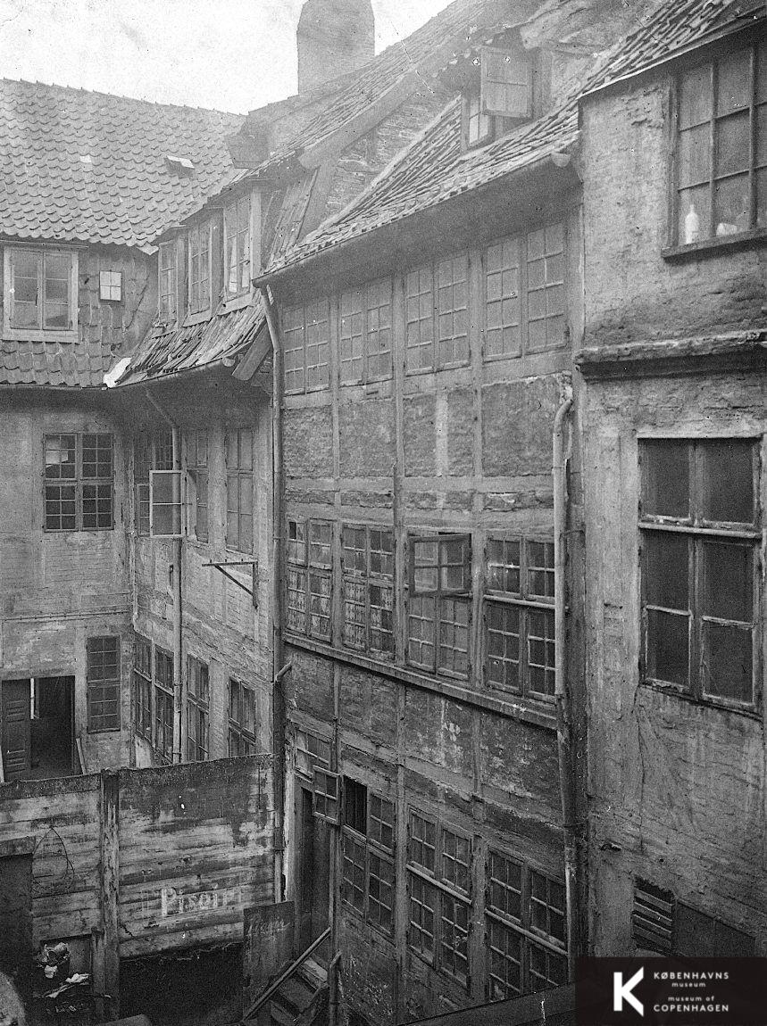 Vognmagergade 2-4