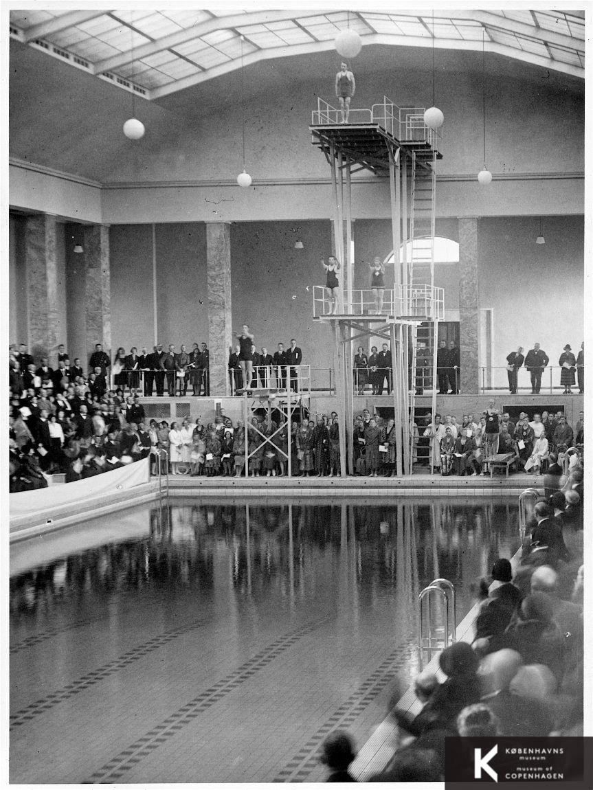 Øbro-Hallen, Gunnar Nu Hansens Plads 3