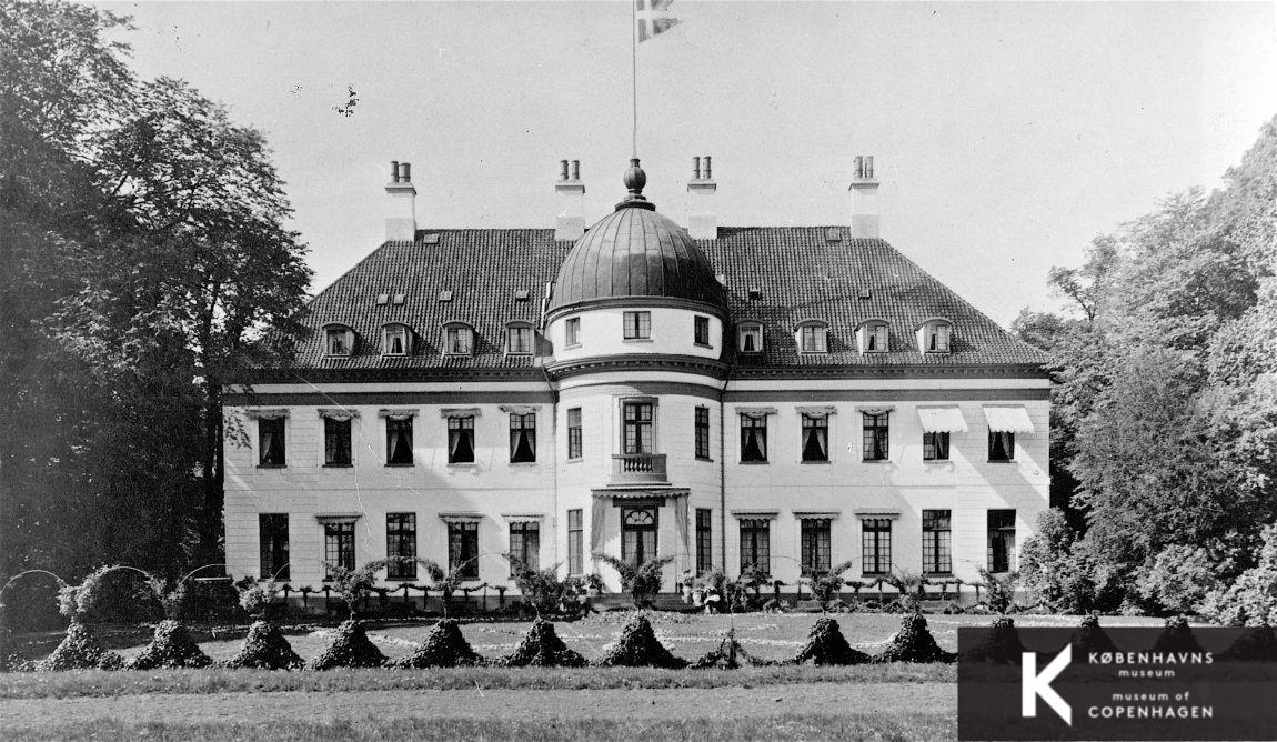 Bernstorff Slot