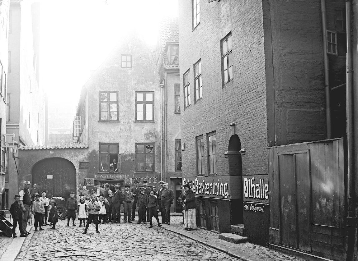 Lille Brøndstræde 12