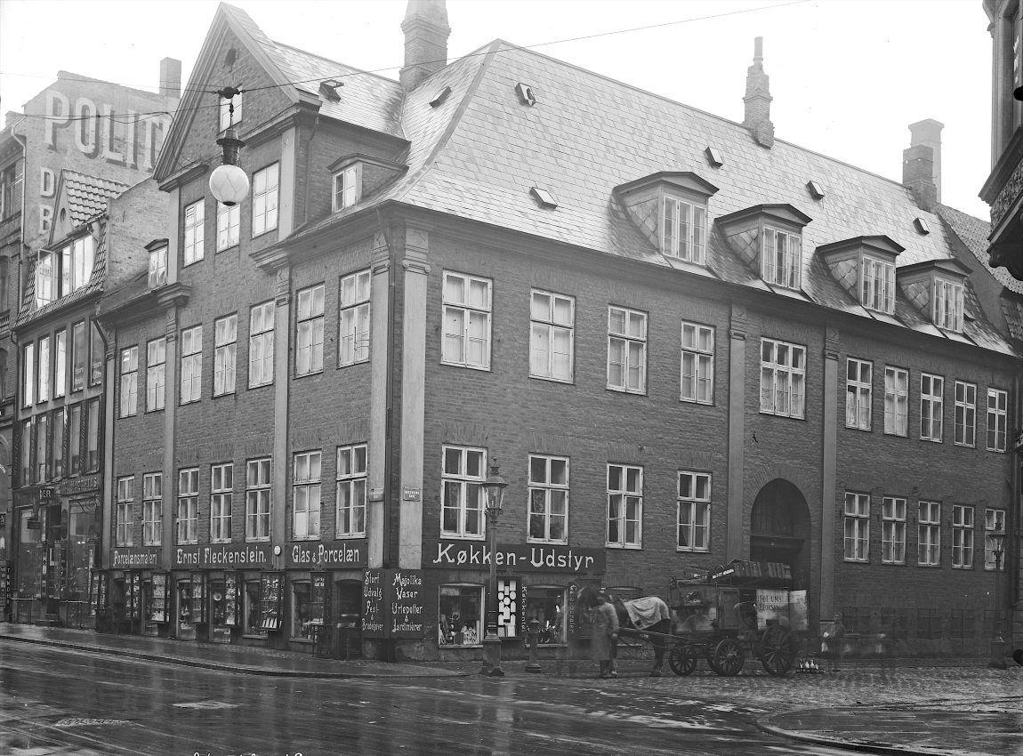 Rosenborggade 1, hjørnet af Frederiksborggade