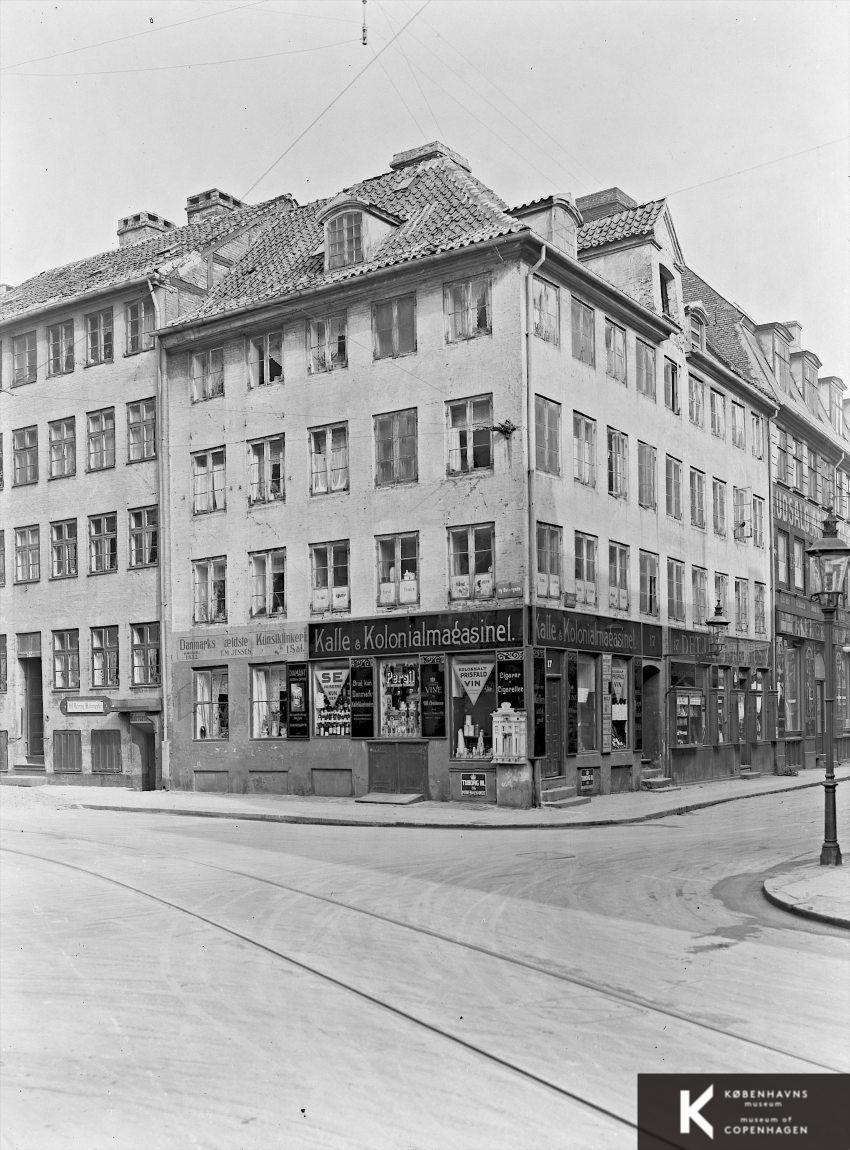 Store Regnegade 17