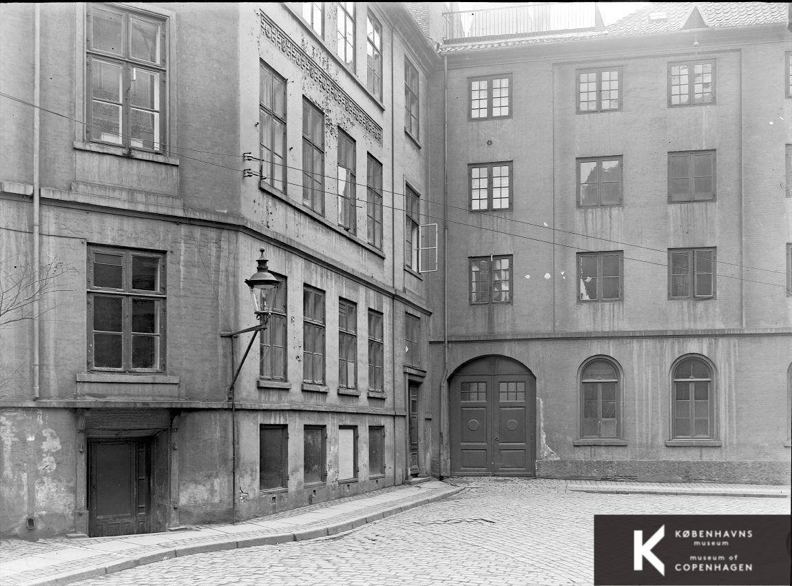 Laksegade 5-7