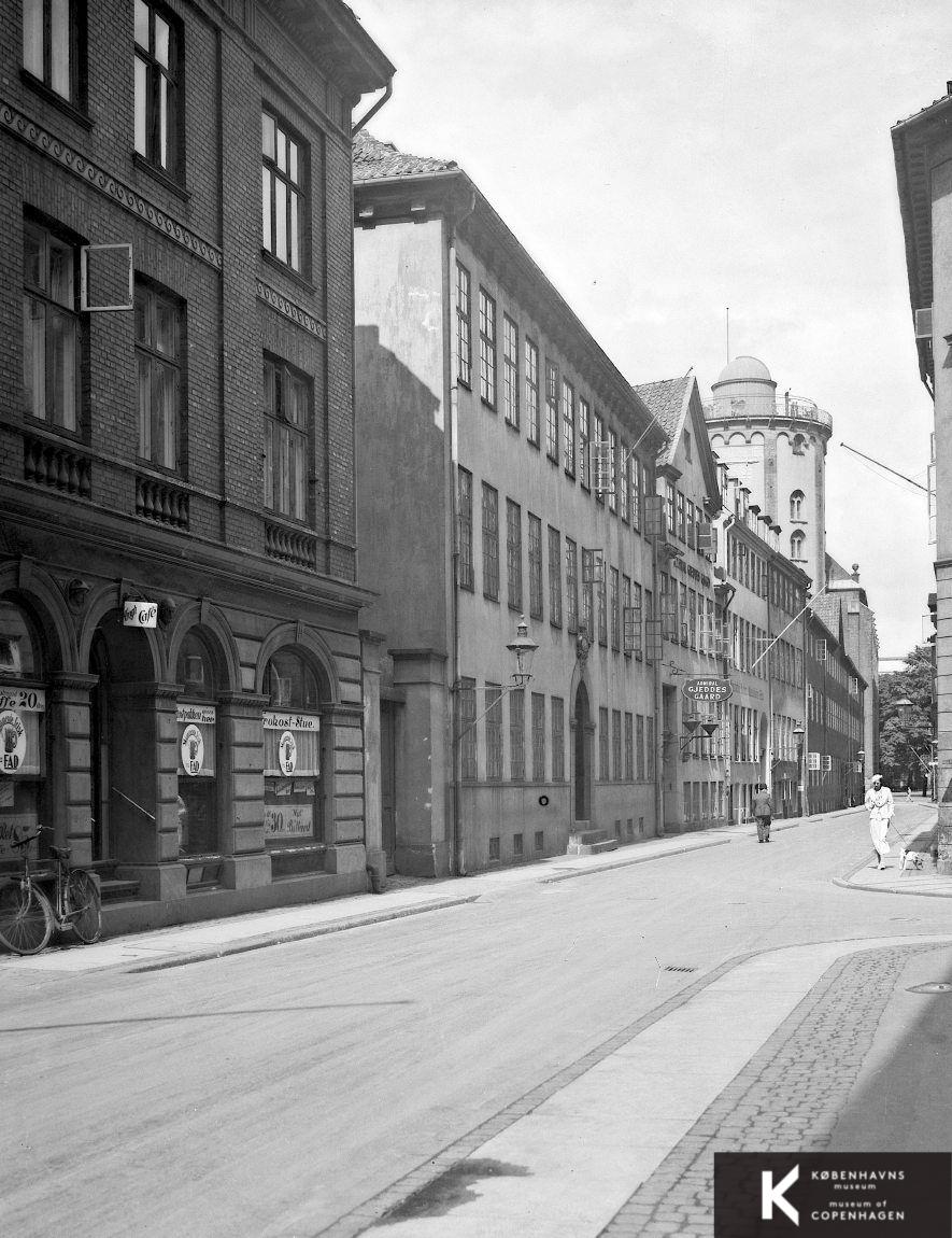 Store Kannikestræde 12 (Borchs Kollegium)