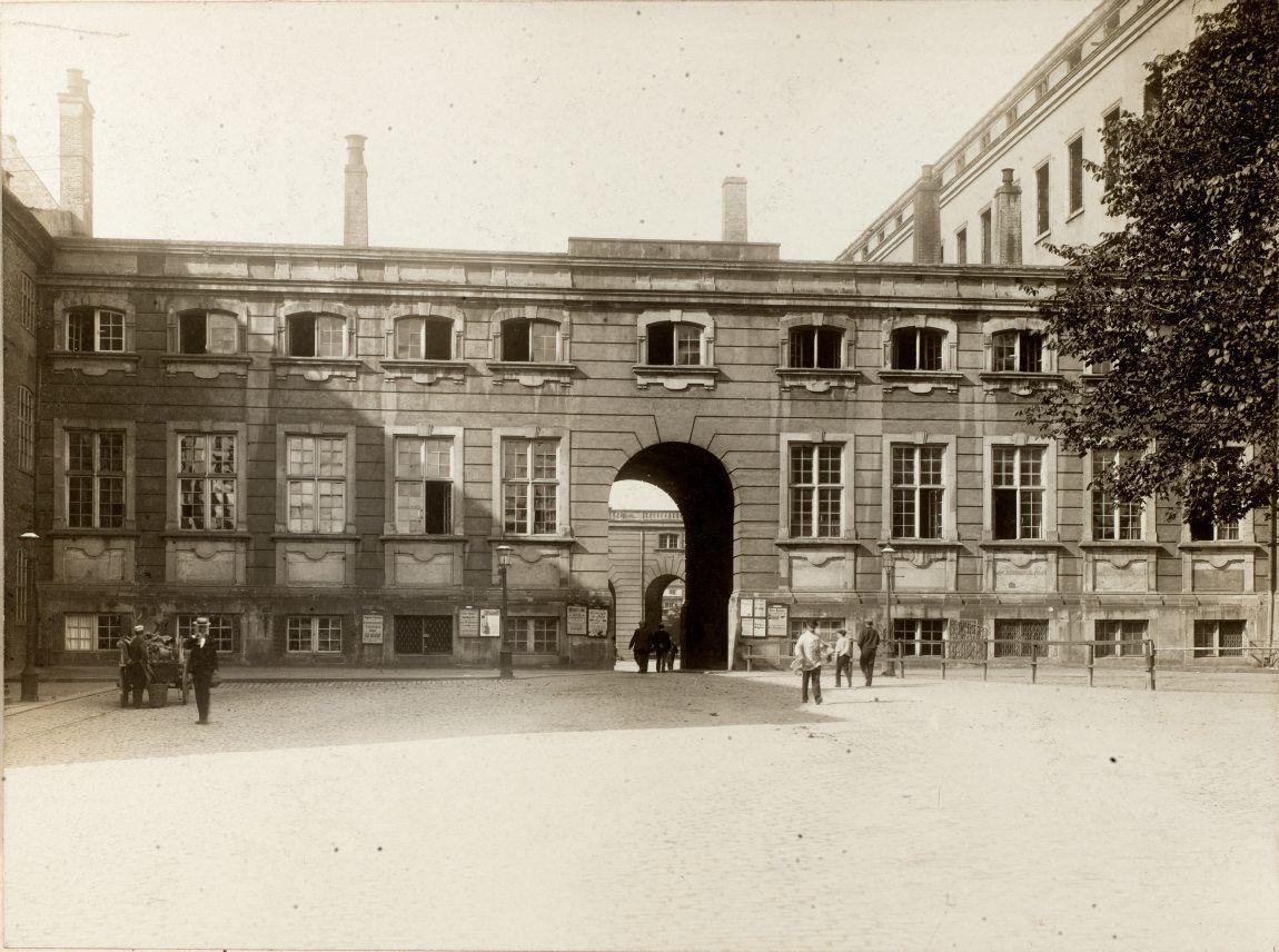 Finansministeriet, Christiansborg Slotsplads 1
