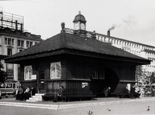 Vagtmester Huset paa Raadhuspladsen (Bjælkehuset)