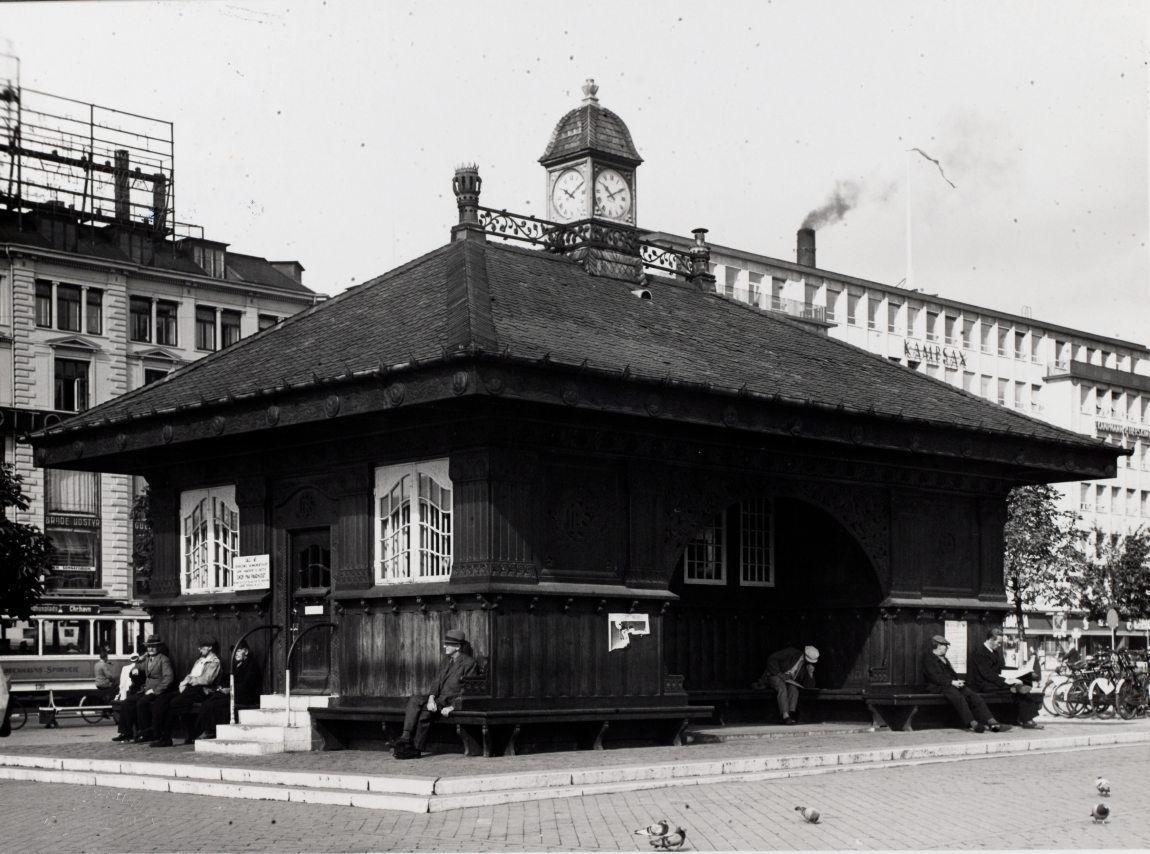 Vagtmester Huset paa Raadhuspladsen (Bjælkehuset)