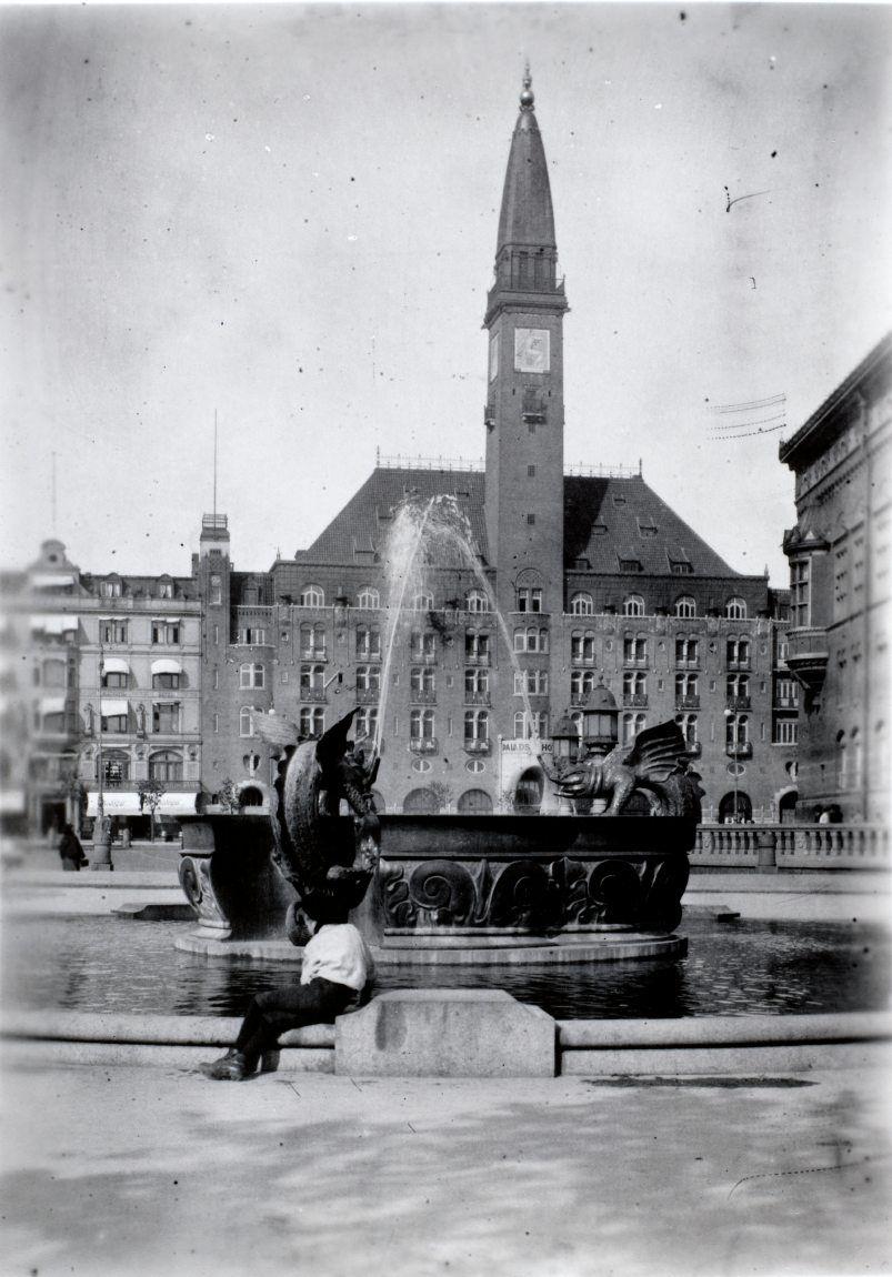 Dragespringvandet på Rådhuspladsen