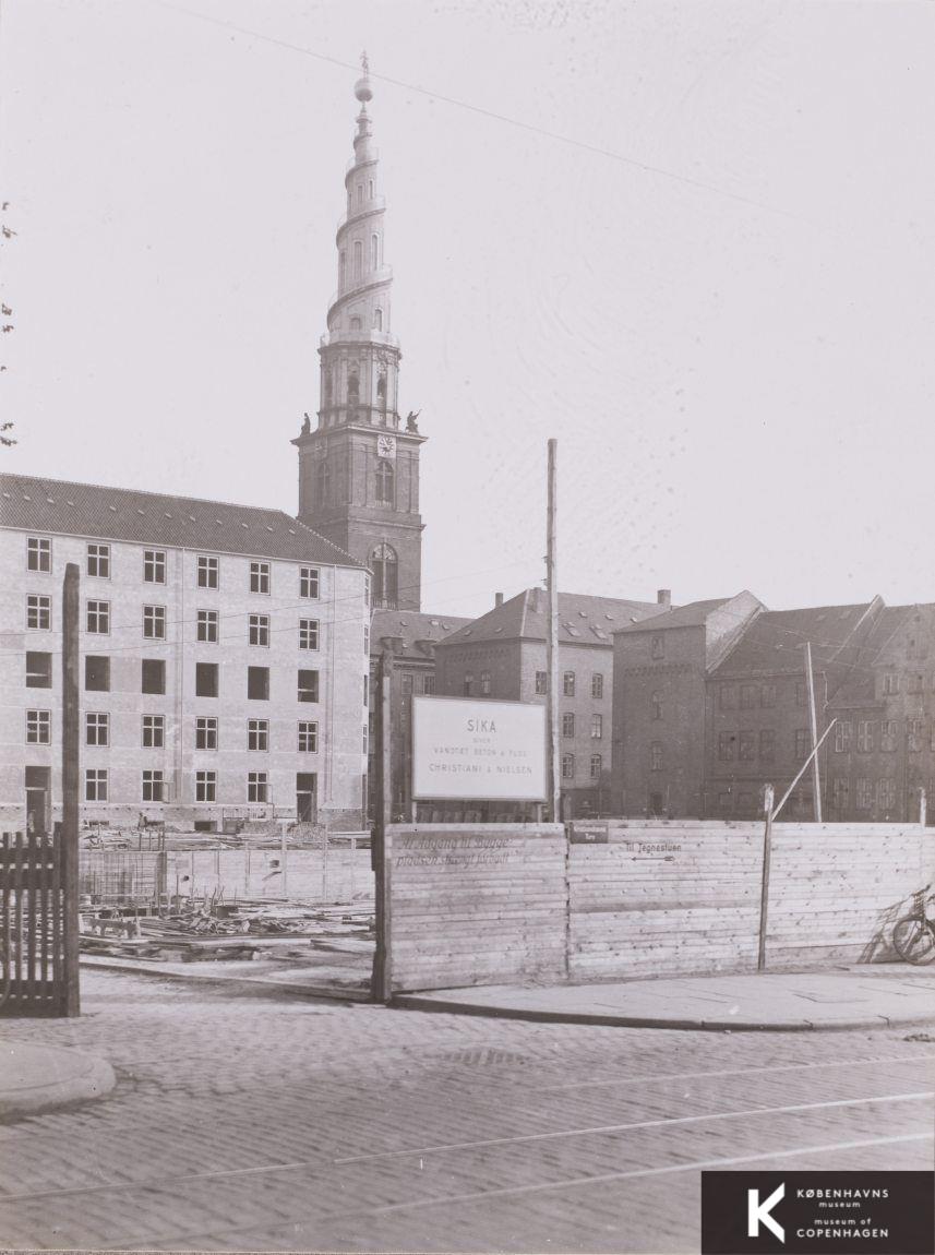 Spiret paa Frelsers Kirke set fra Christianhavns Torv