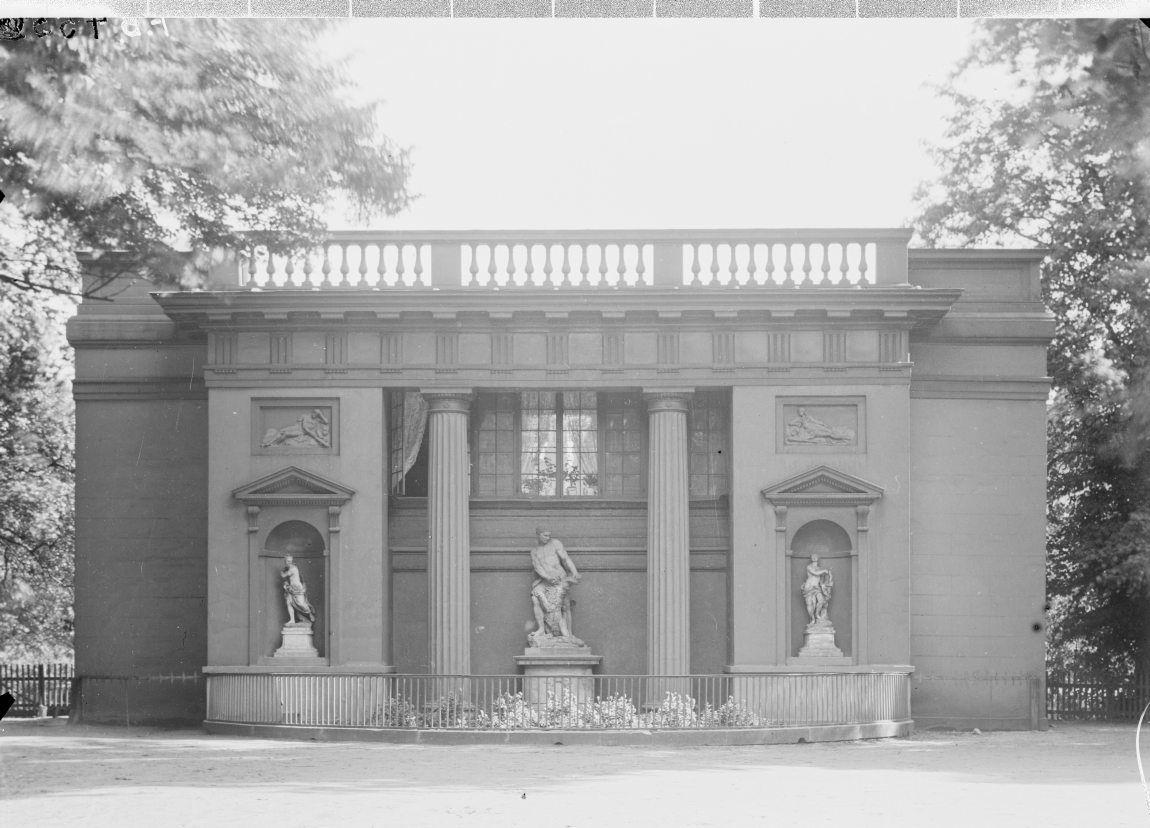Kongens have. Herkulespavillonen.