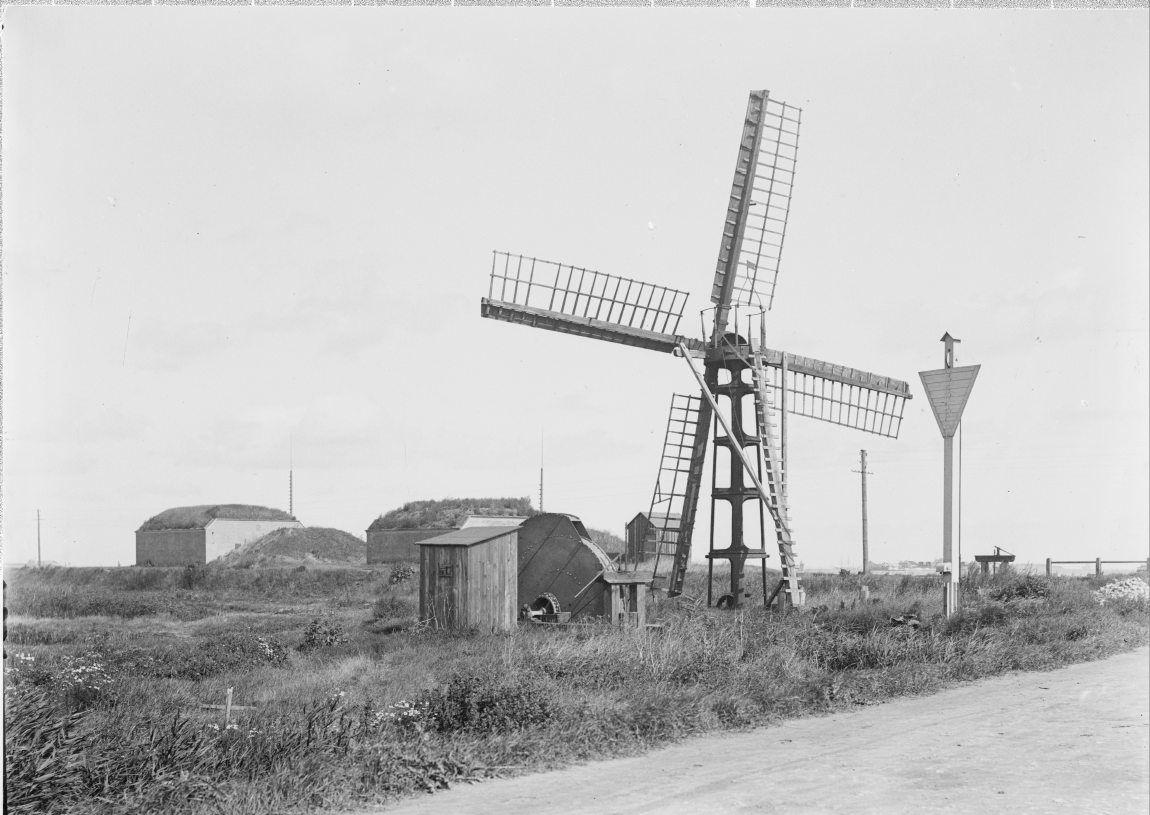 Kløvermarksvej - Nuværende Amager Strandvej. Møllen