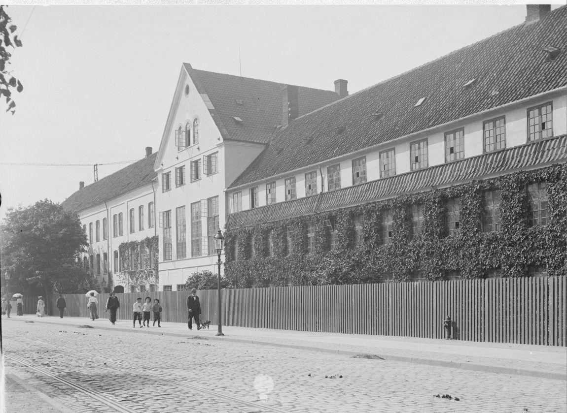 Åboulevarden. Ladegården.