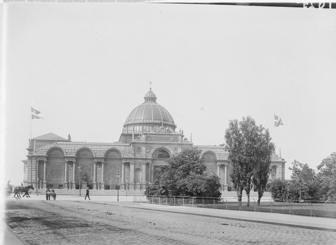 H.C.Andersens Boulevard. Glyptoteket.