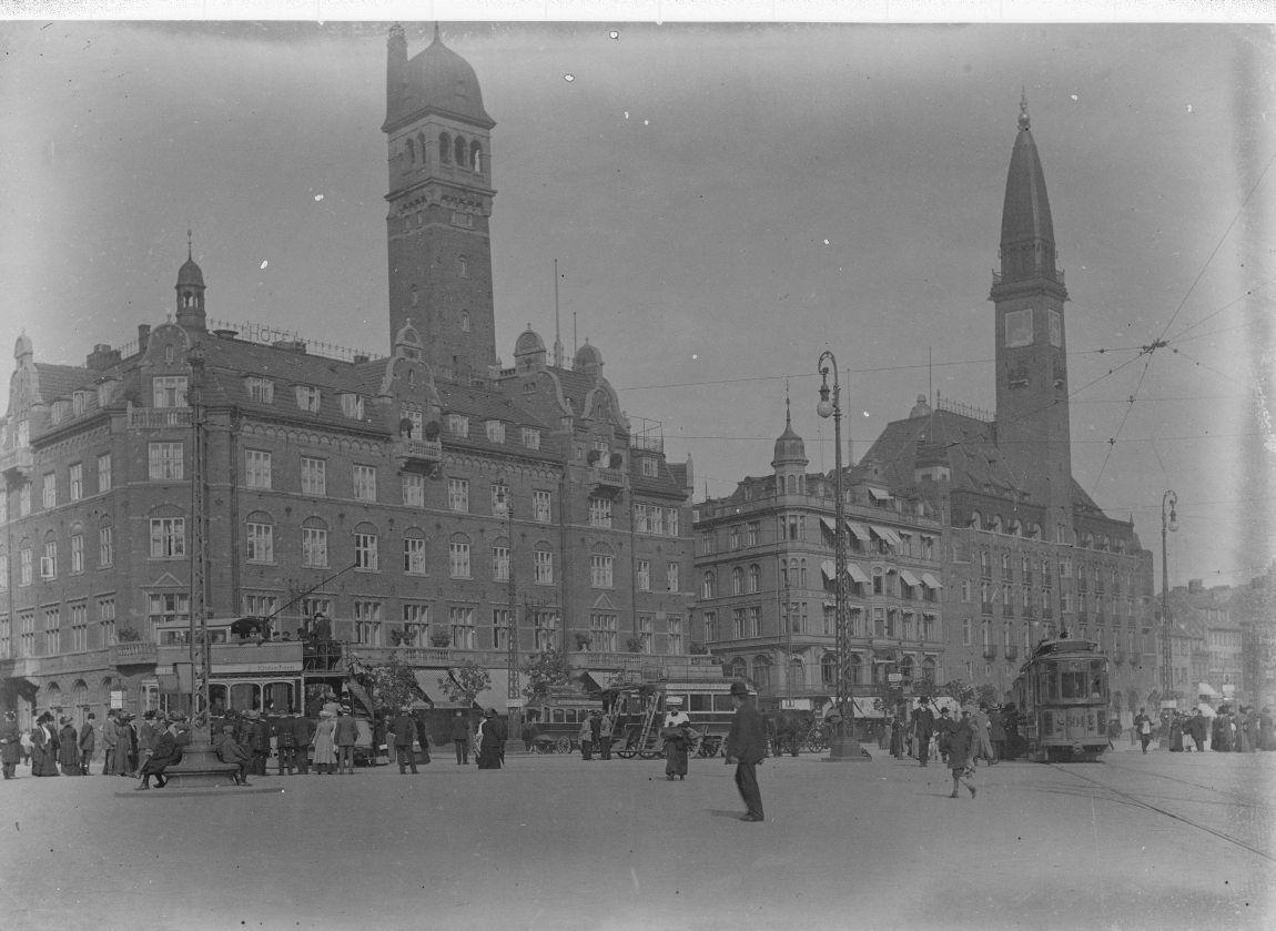 Hotel Bristol og Paladshotellet.