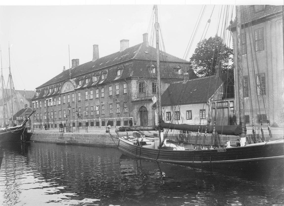 Overgaden over vandet. Søkvæsthuset