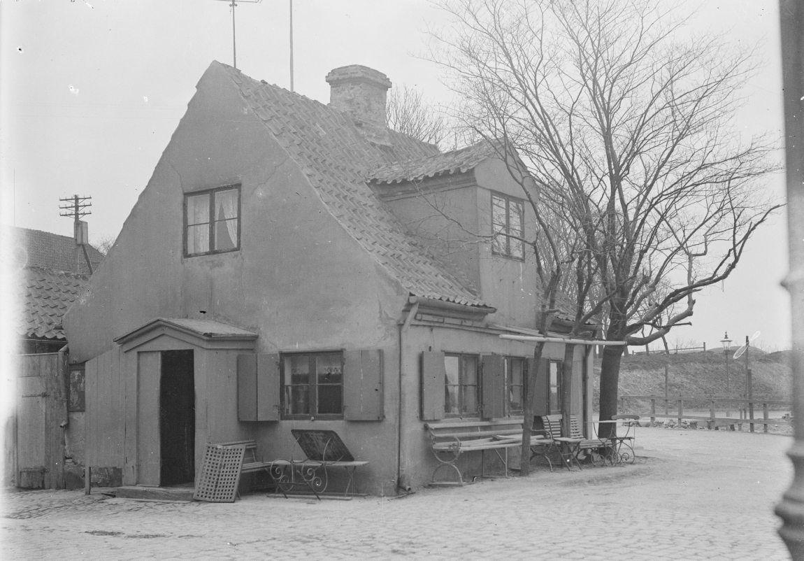 Langebrogade. Gl. bomhus.