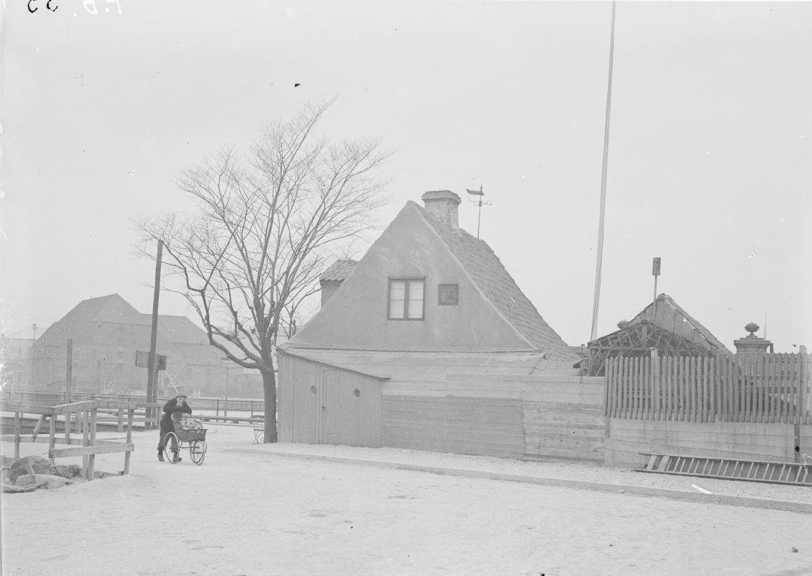 Langebrogade. Gl. bomhus