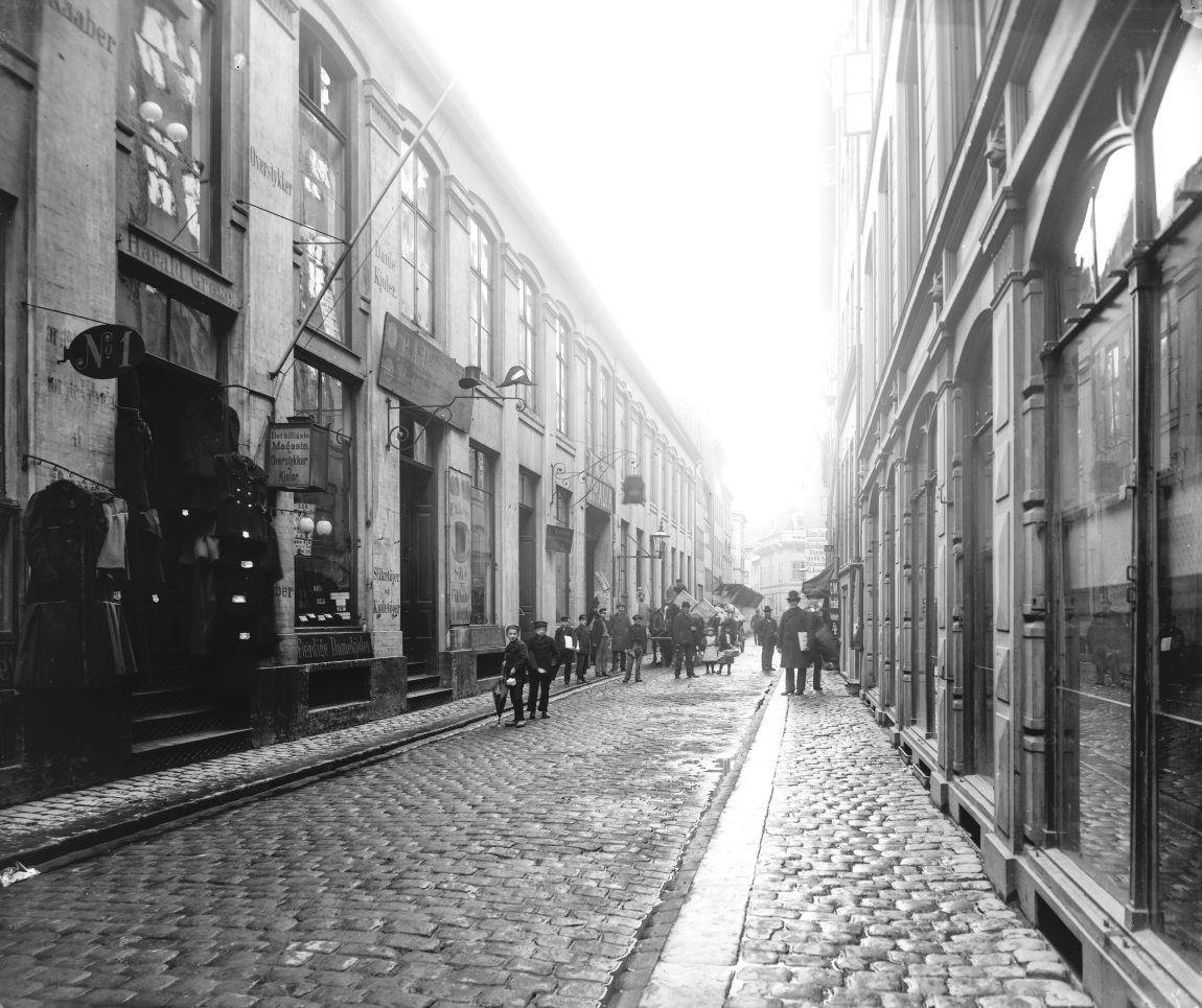 Kristen Bernikows Stræde.