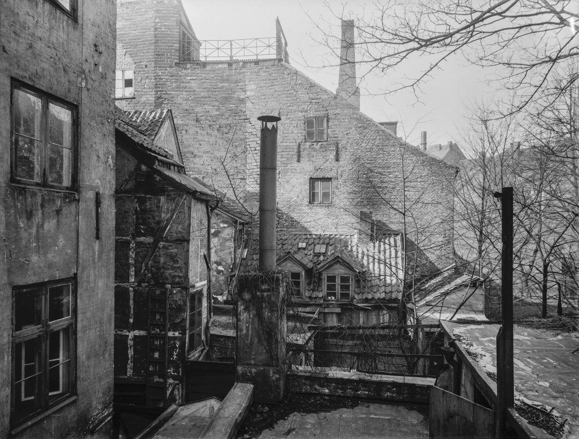 Gårdparti St. Strandstræde. (10)