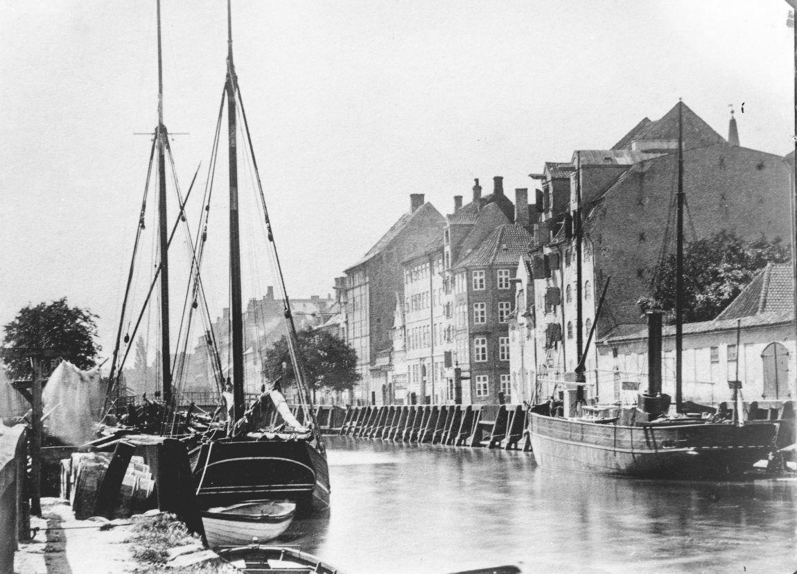 Overgaden Neden Vandet. Reprofoto. (12A).