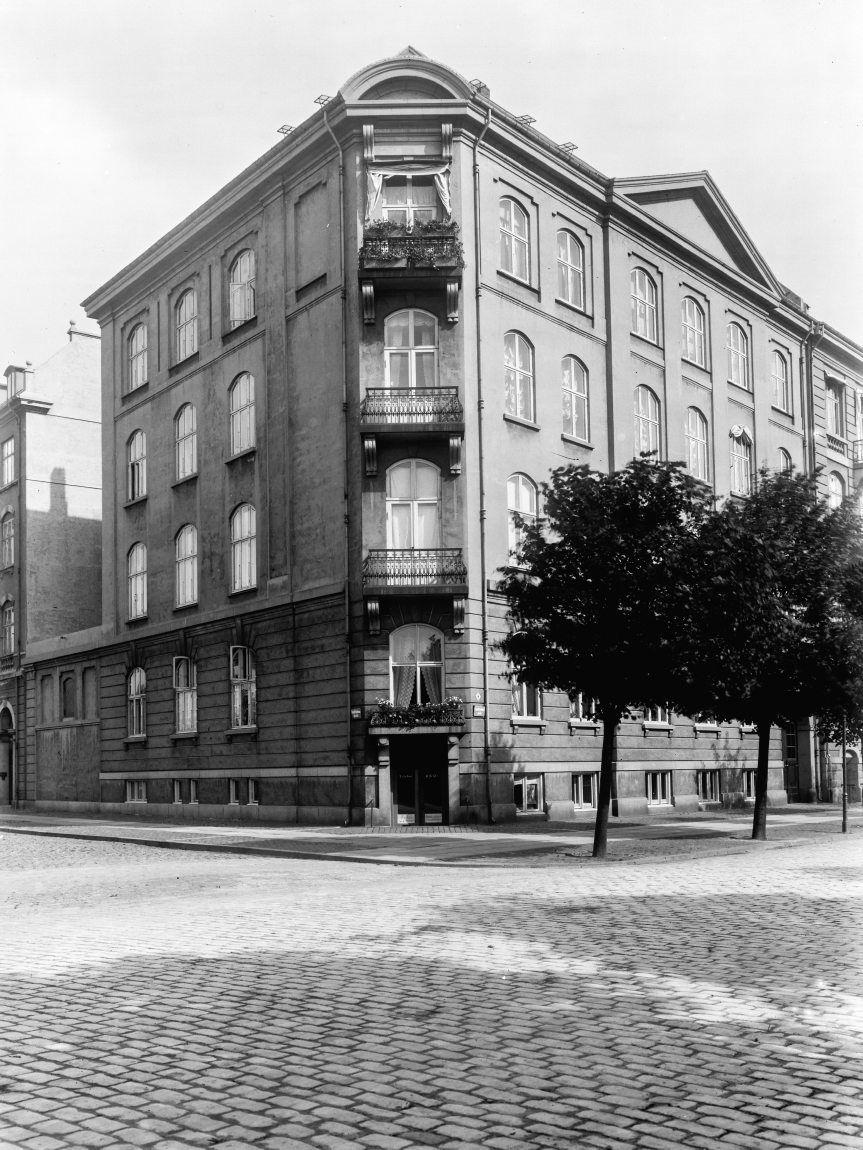 Hjørnet af Stockholms Plads / Stockholmsgade.