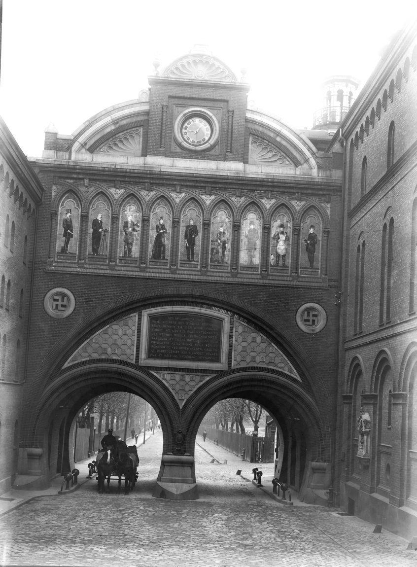 Ny Carlsberg bryghus portal mod Vesterbro ca 1906