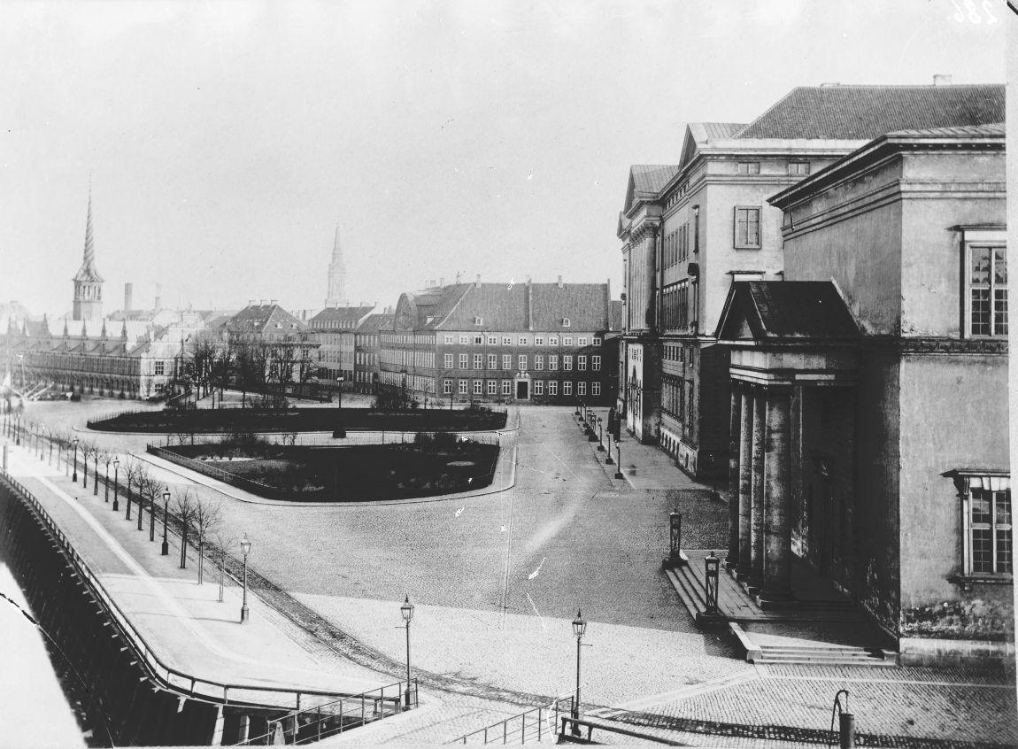 Det andet Christiansborg og slotspladsen