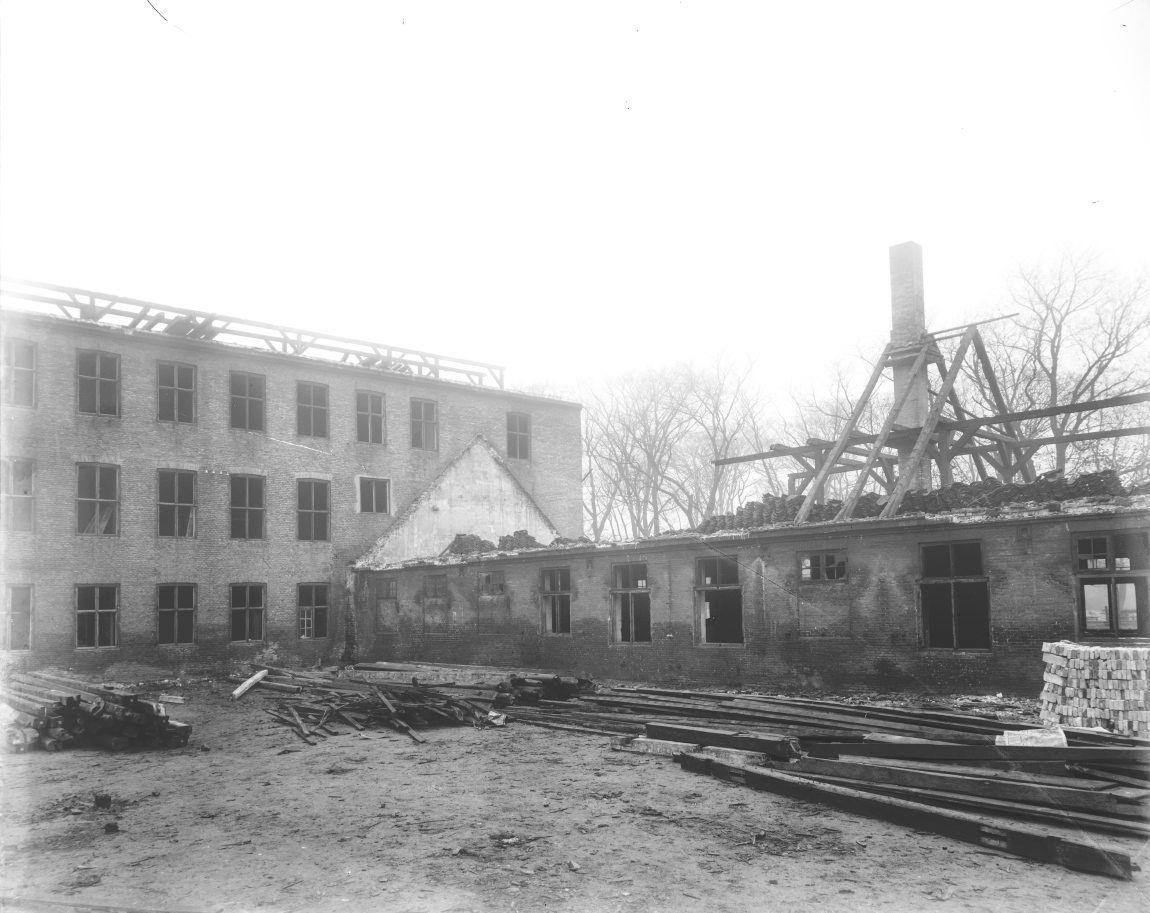 Ødelagt fabriksbygning