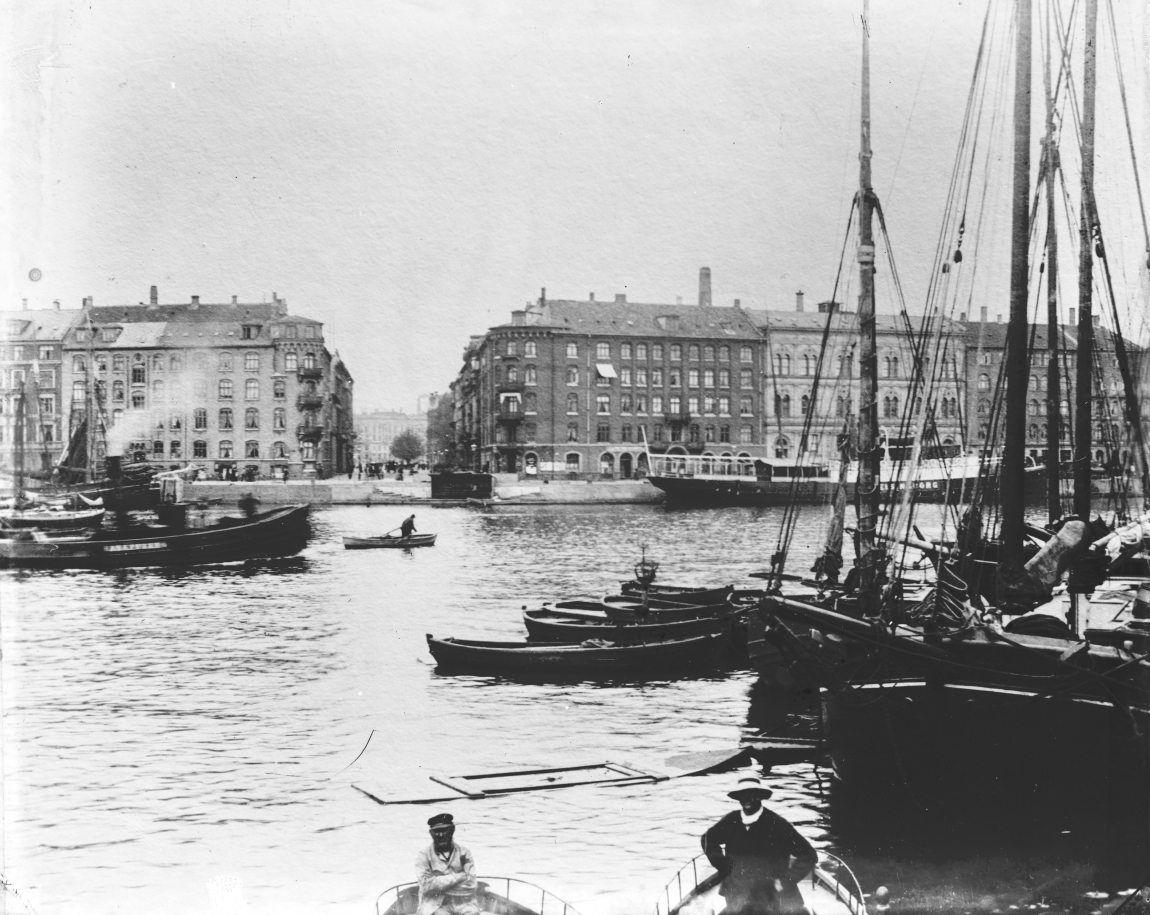 Københavns Havn set fra Christianshavn mod Niels Juels Gade