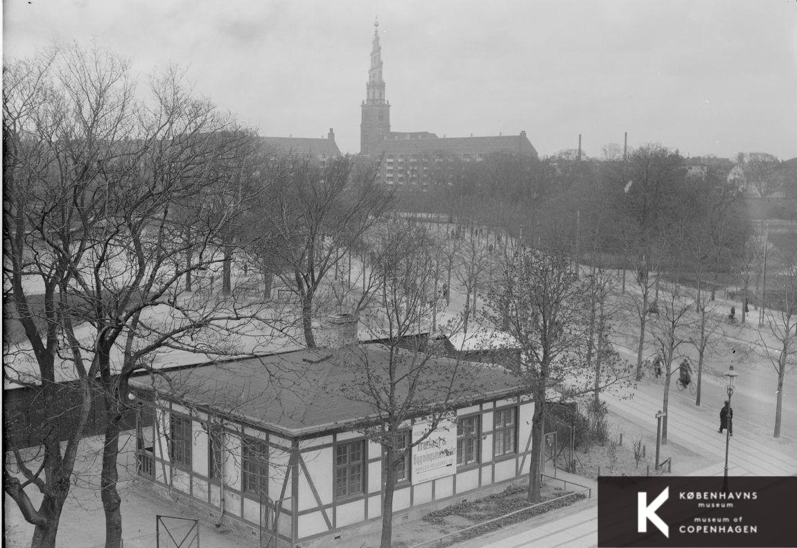 Chrismas Møllers Plads set mod Christianshavn