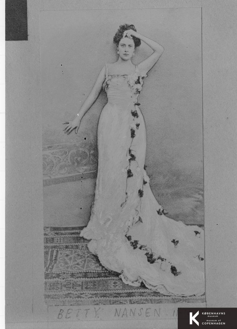 Affotografering af billede af Betty Nansen.