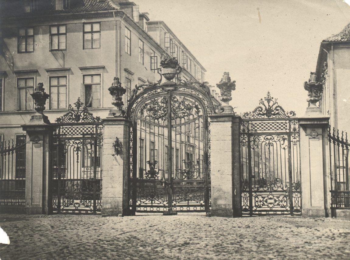 Norgesgade 28, Schimmelmanns Palæ