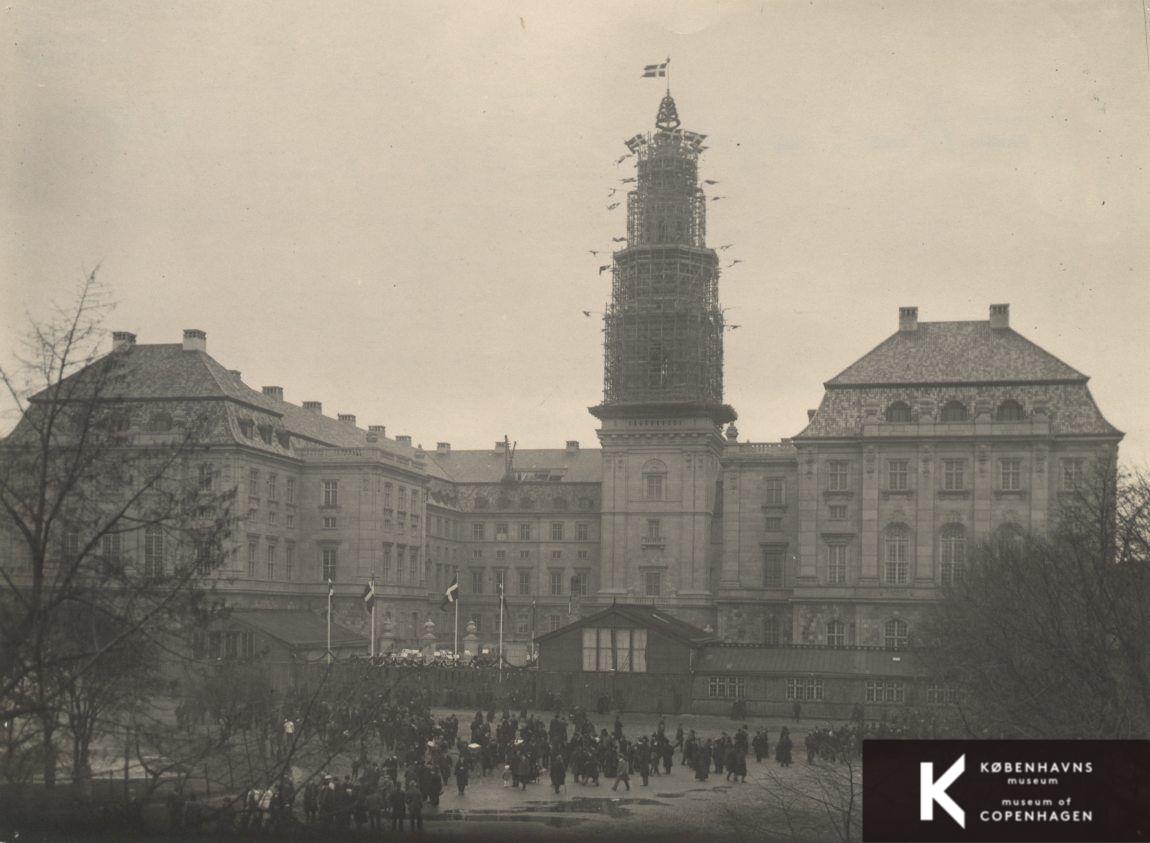 3. Christiansborg, rejsegilde