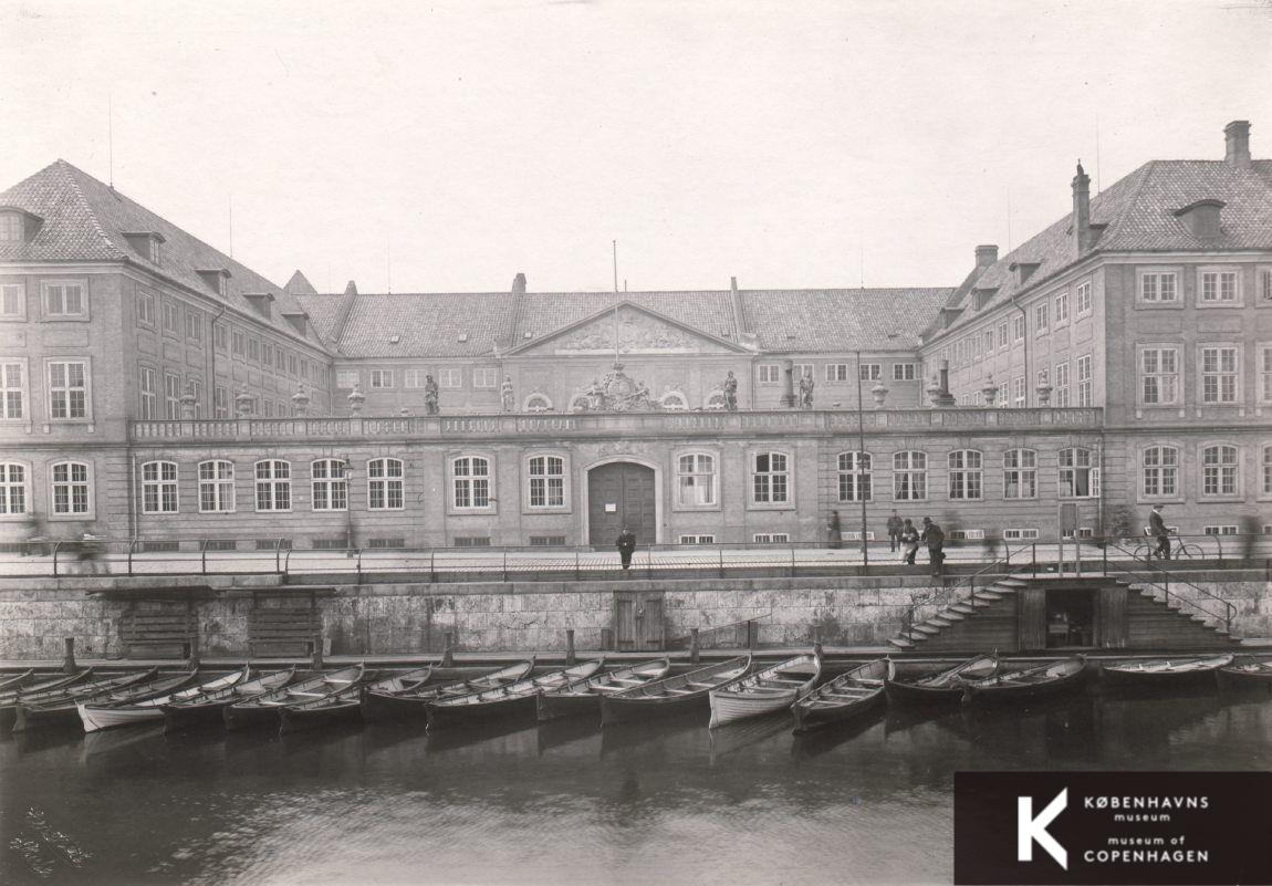 Frederiksholms Kanal, Prinsens Palæ