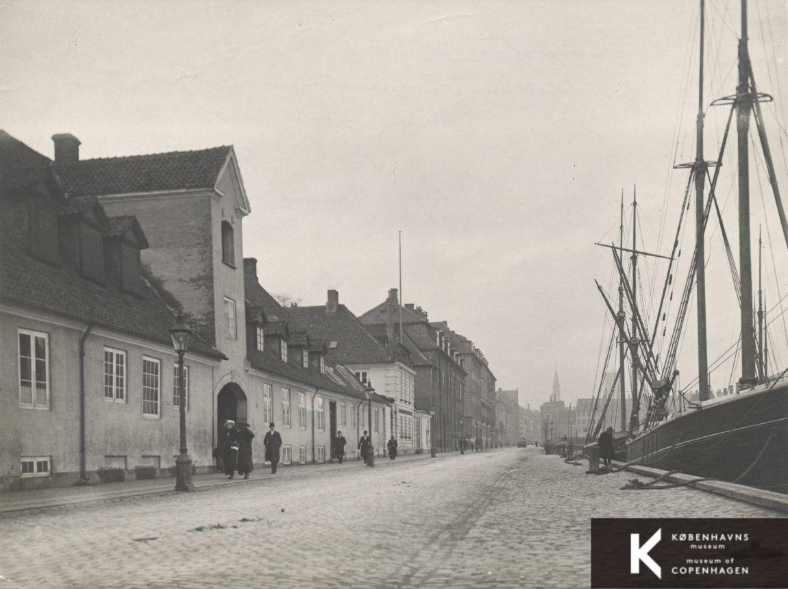 Frederiksholms Kanal, Materialgården