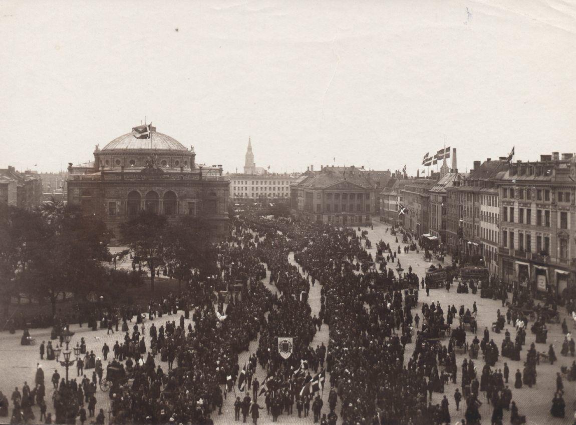 Kongens Nytorv, Grundlovsdag