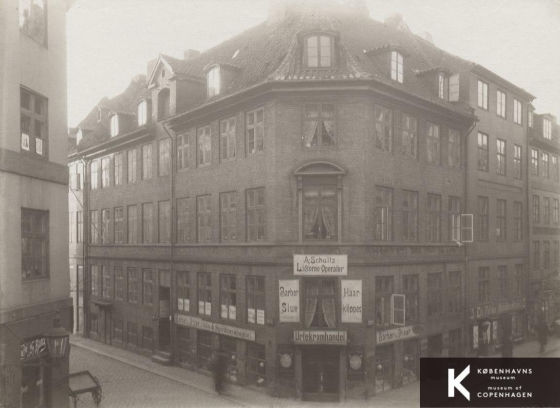 Naboløs 2, hjørnet af Kompagnistræde