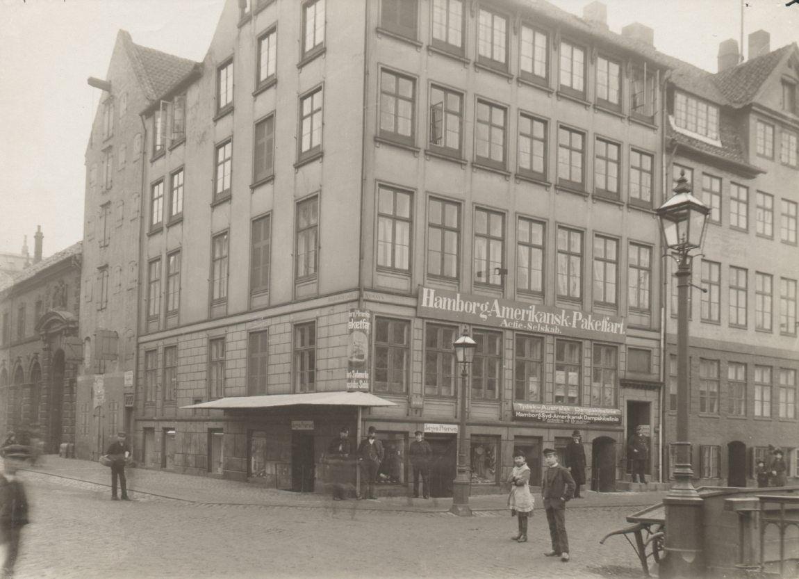 Nyhavn 24, hjørnet af Holbergsgade