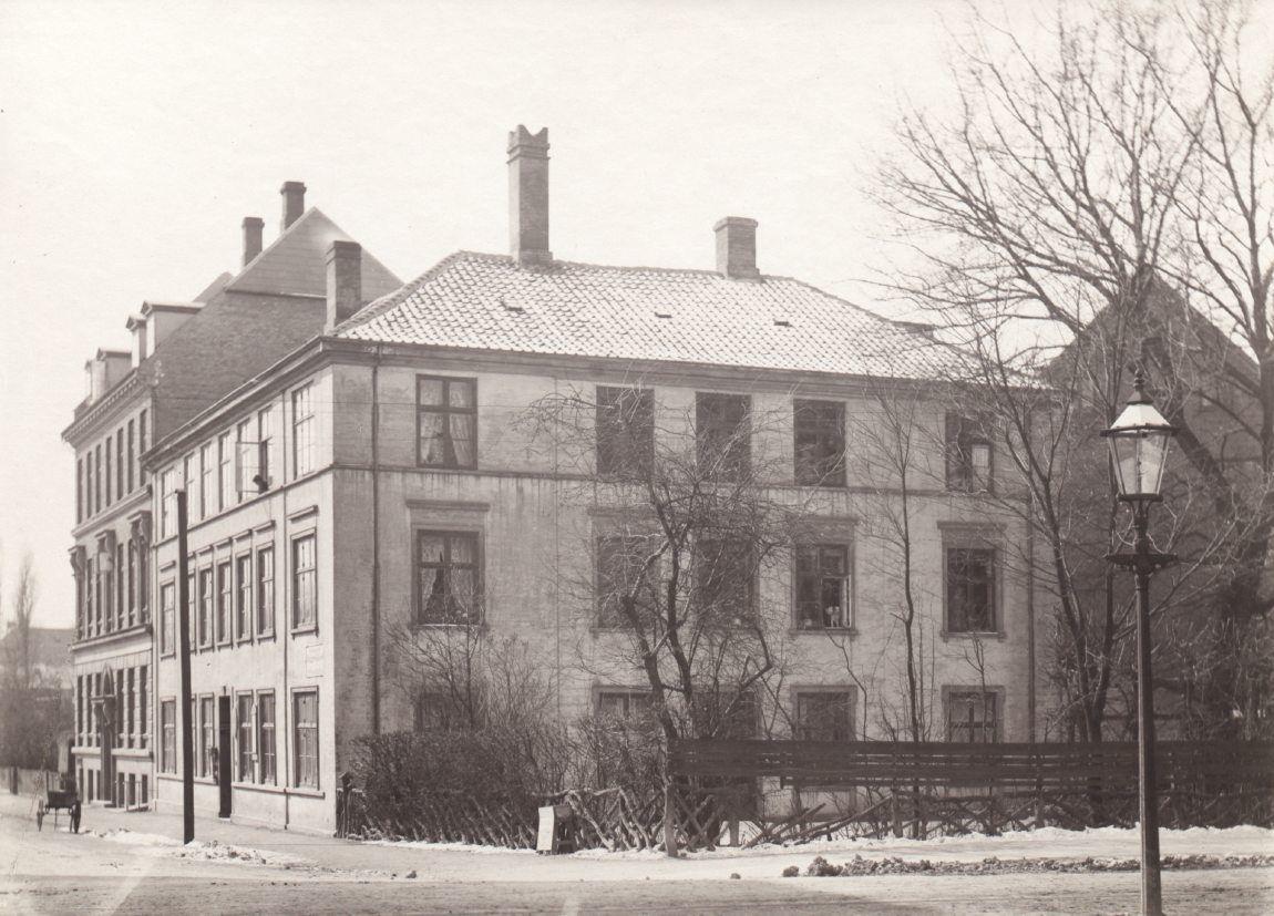 Nyvej 21, hjørnet af Gammel Kongevej