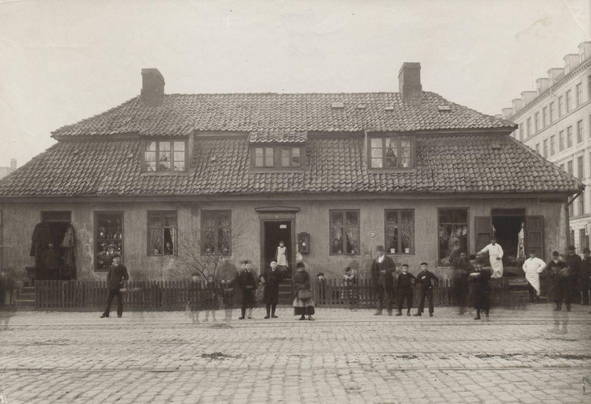 Nørrebrogade 41, hjørnet af Slotsgade