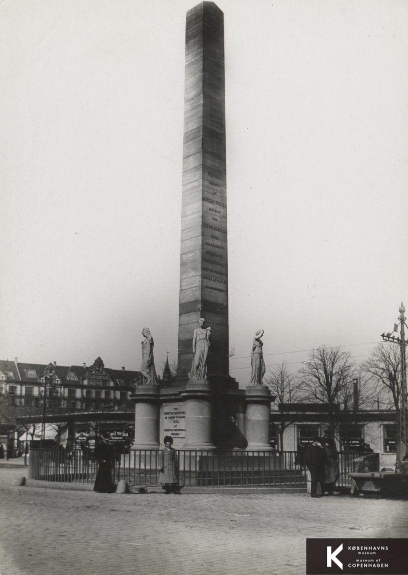 Vesterbrogade, Frihedsstøtten