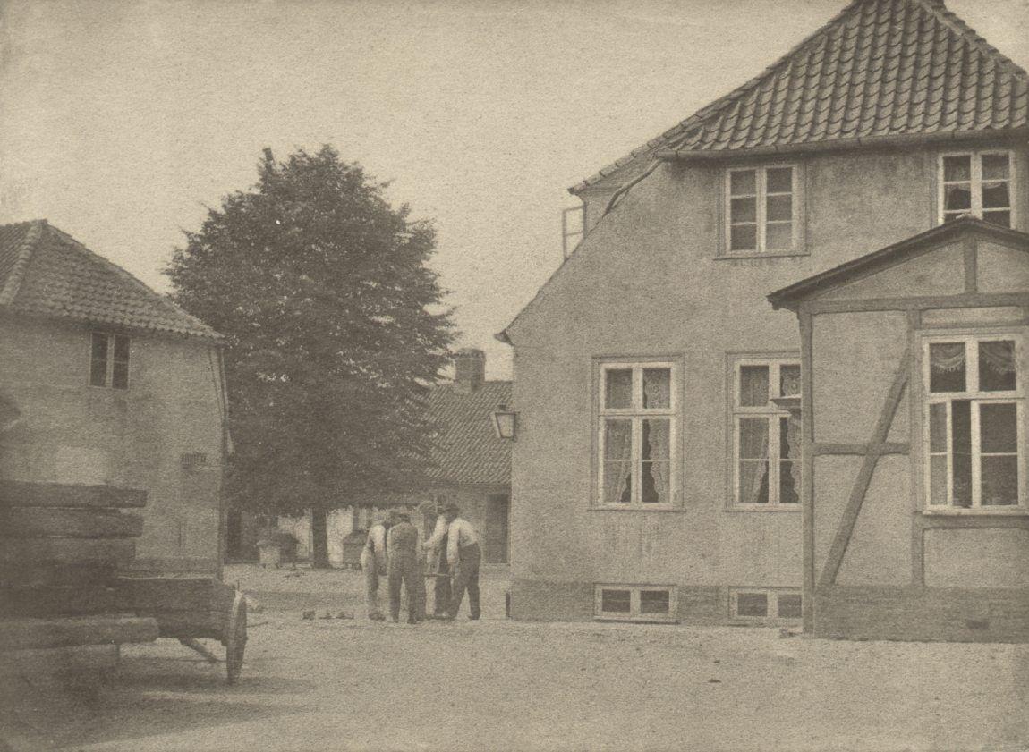 Vesterbrogade 9, hjørnet af Tømmerpladsvej