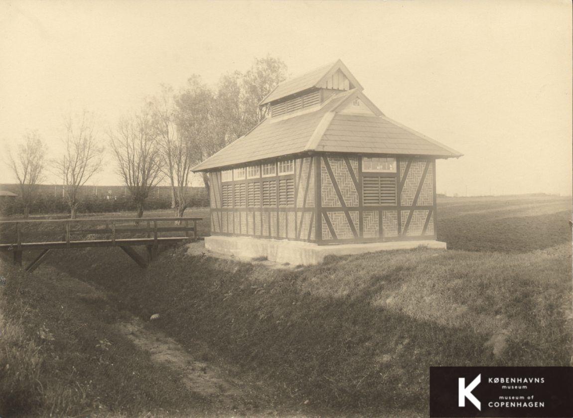 Islevbro, iltningshus