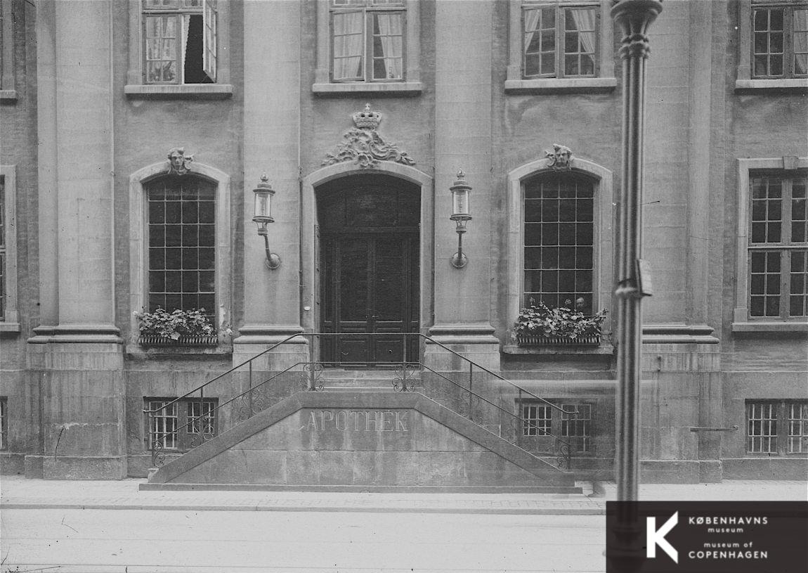 Det Kongelige Frederiks Hospitals Apotek, Bredgade 66