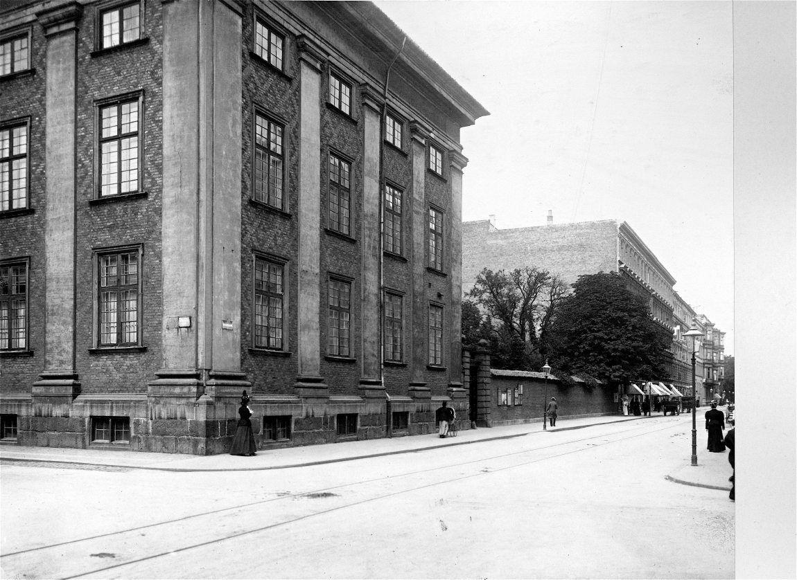 Rigsdagsbygningen i Bredgade
